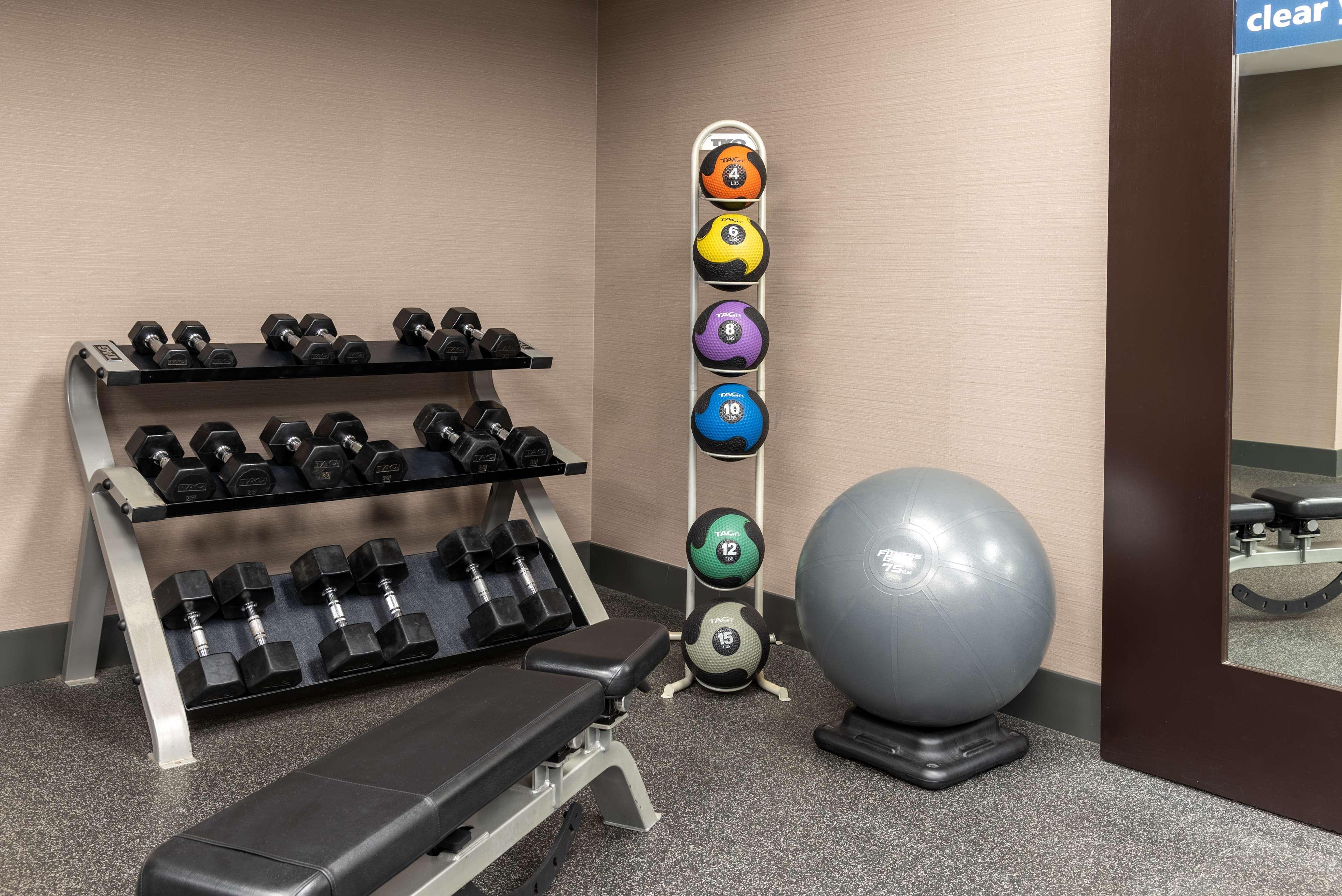Hampton Inn Kansas City-Лийс Съмит Екстериор снимка