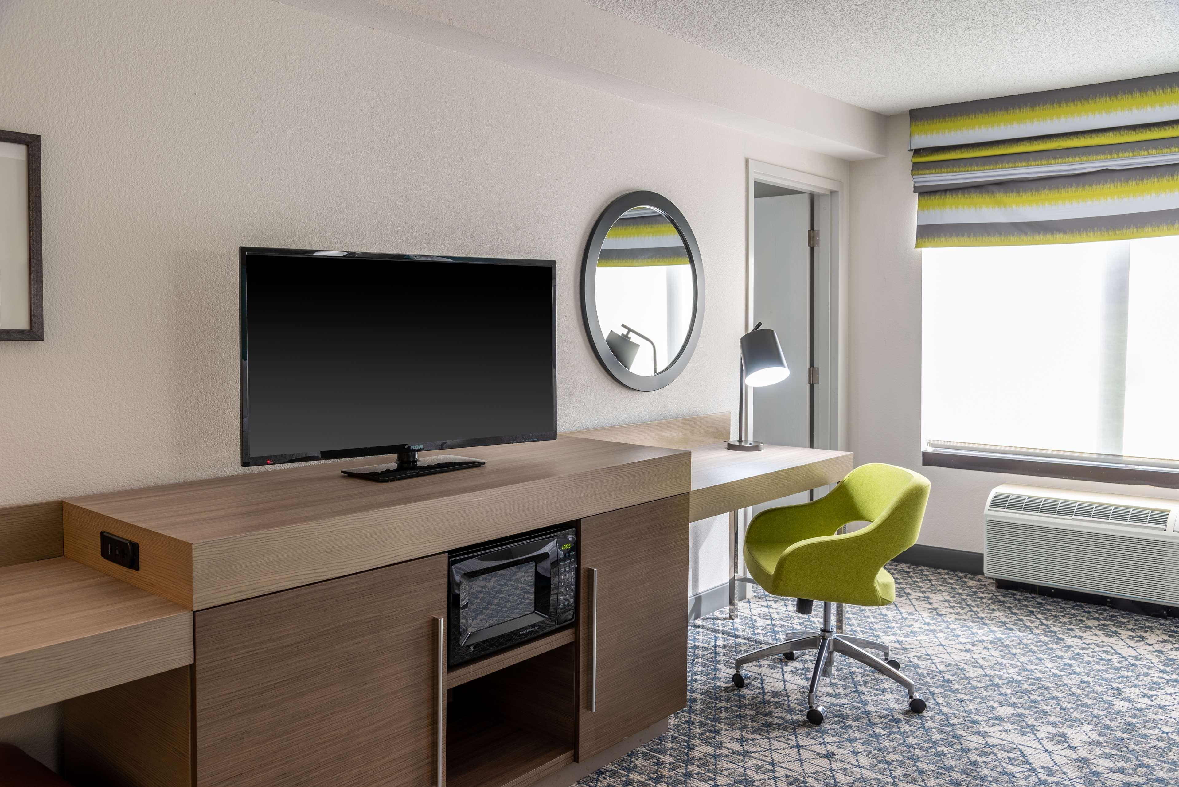 Hampton Inn Kansas City-Лийс Съмит Екстериор снимка