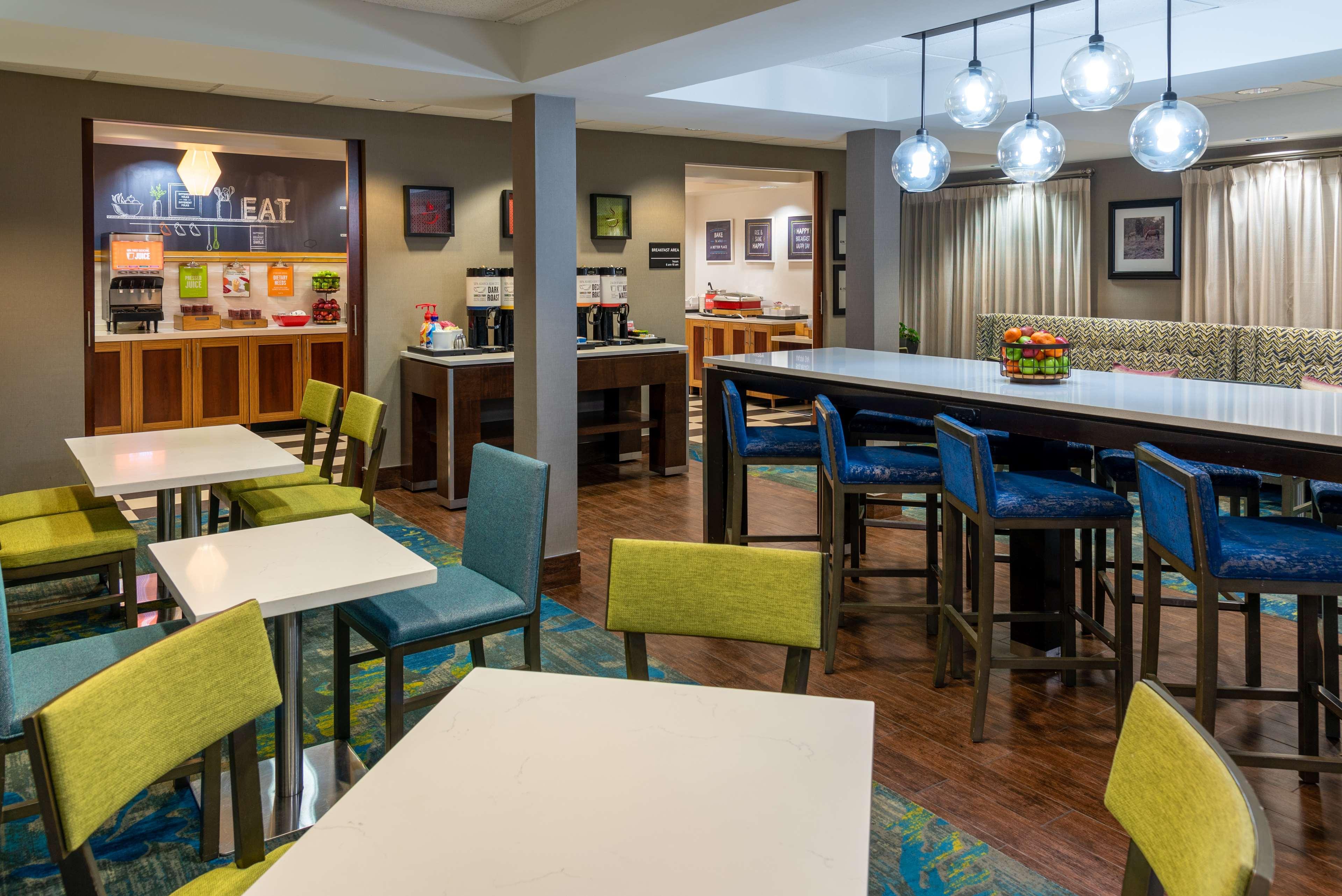 Hampton Inn Kansas City-Лийс Съмит Екстериор снимка