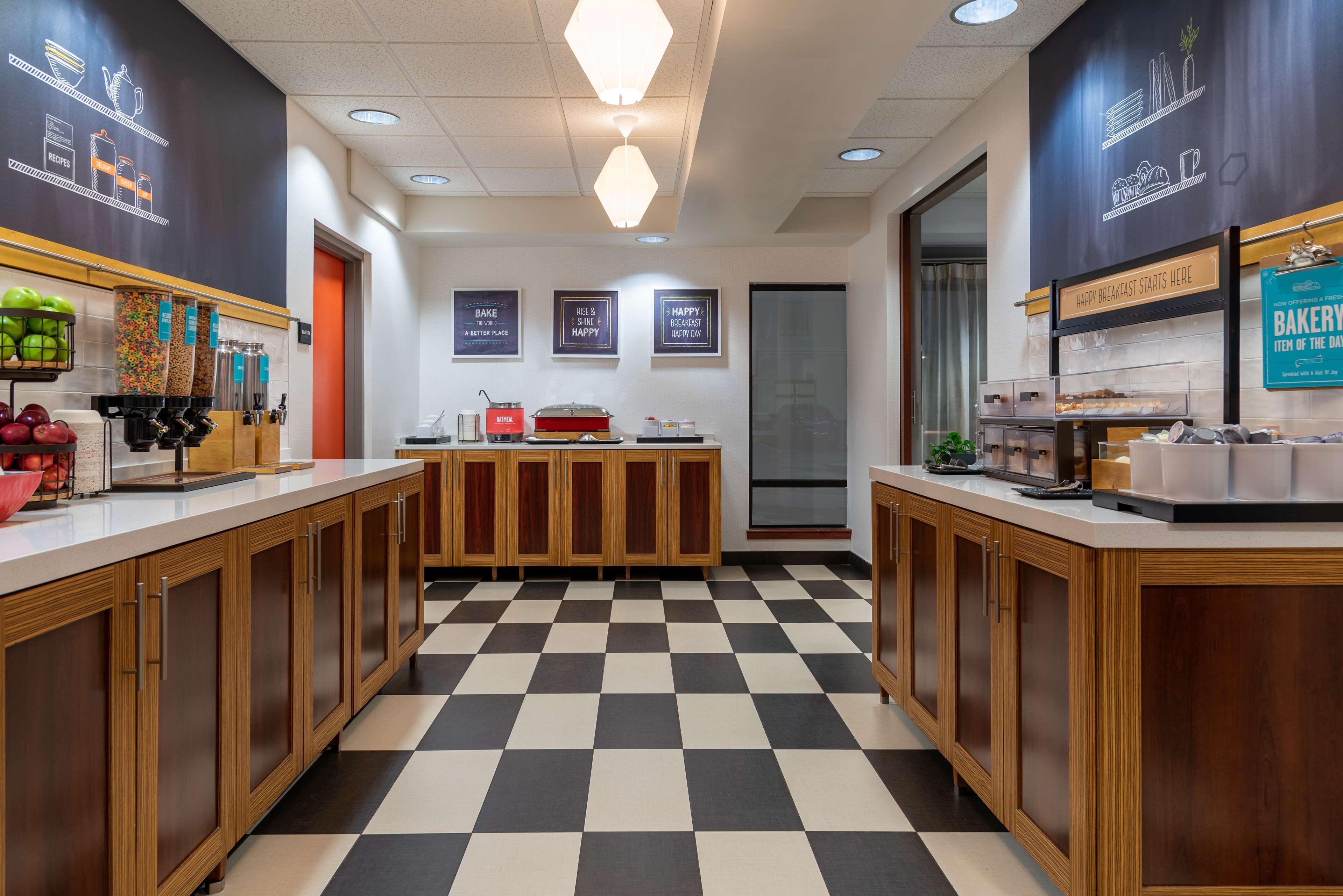 Hampton Inn Kansas City-Лийс Съмит Екстериор снимка
