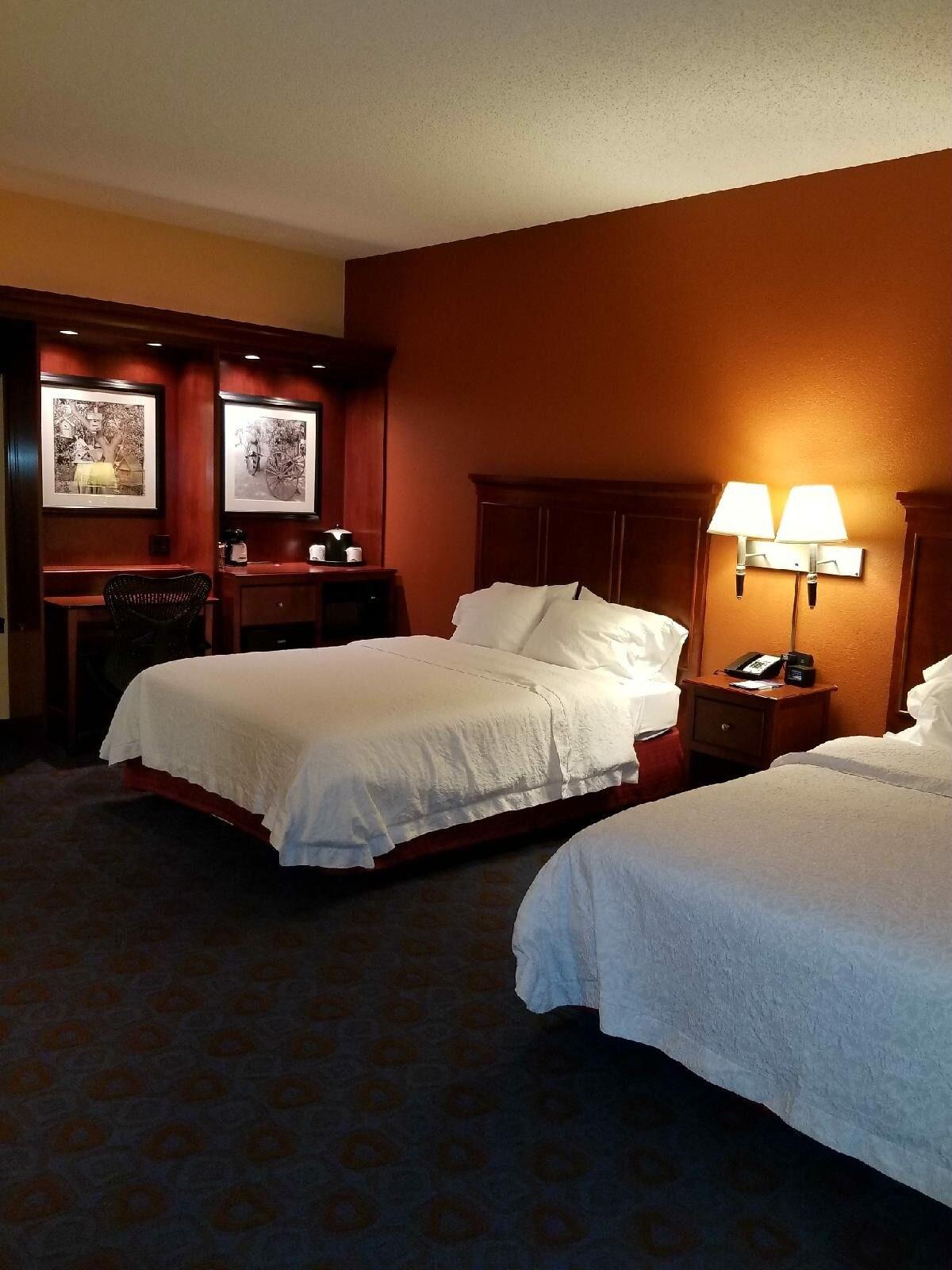 Hampton Inn Kansas City-Лийс Съмит Екстериор снимка
