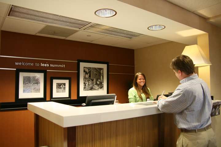 Hampton Inn Kansas City-Лийс Съмит Интериор снимка