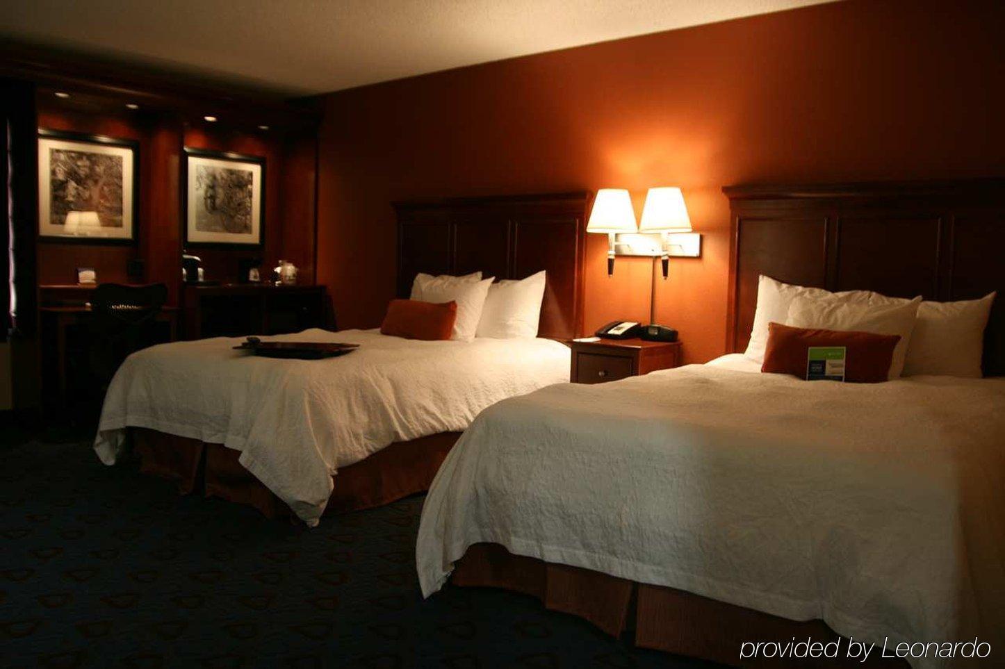 Hampton Inn Kansas City-Лийс Съмит Екстериор снимка