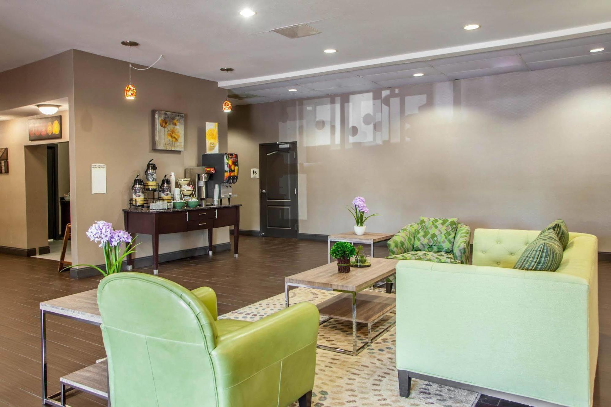 Hampton Inn Kansas City-Лийс Съмит Екстериор снимка