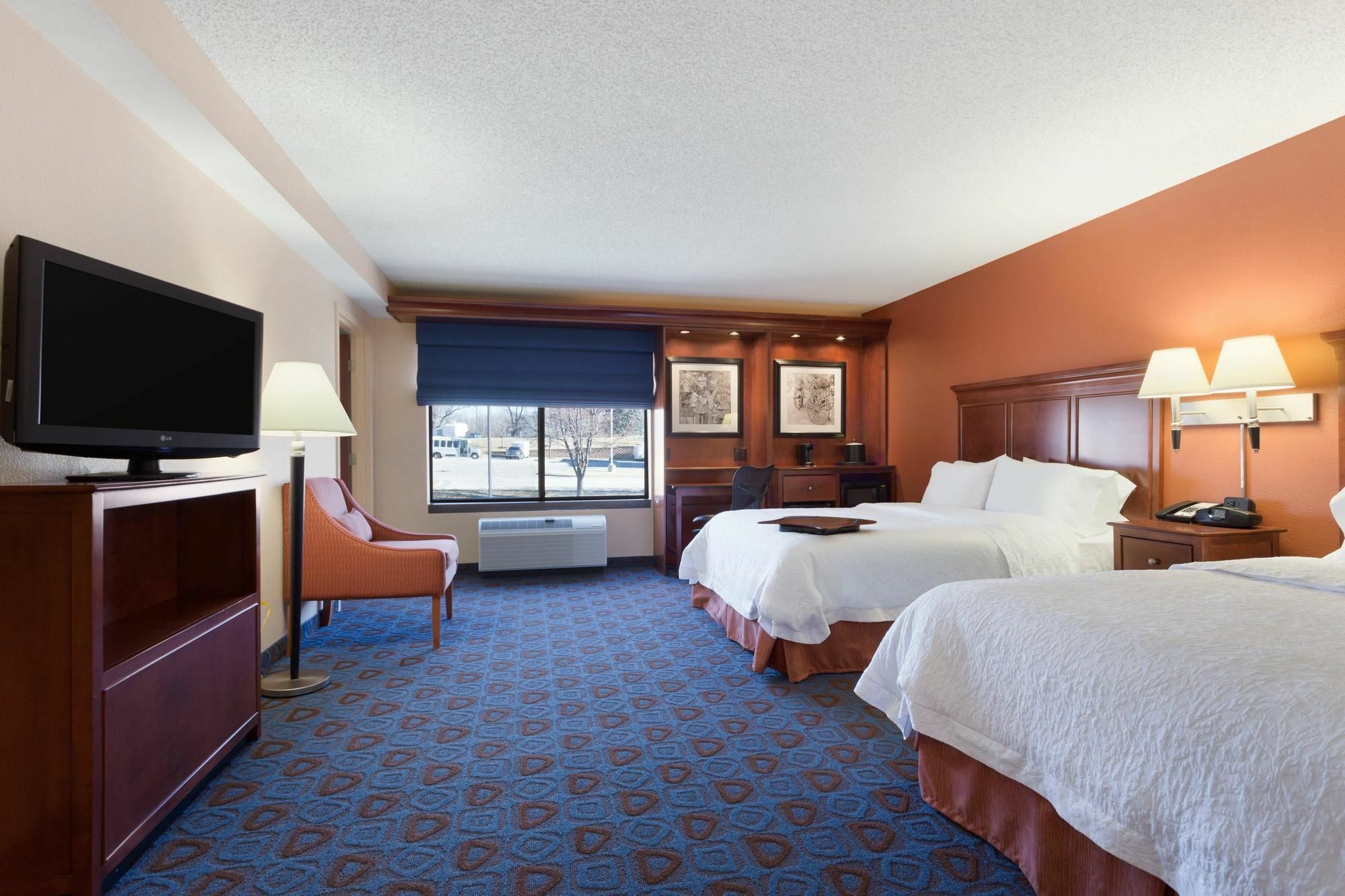 Hampton Inn Kansas City-Лийс Съмит Екстериор снимка